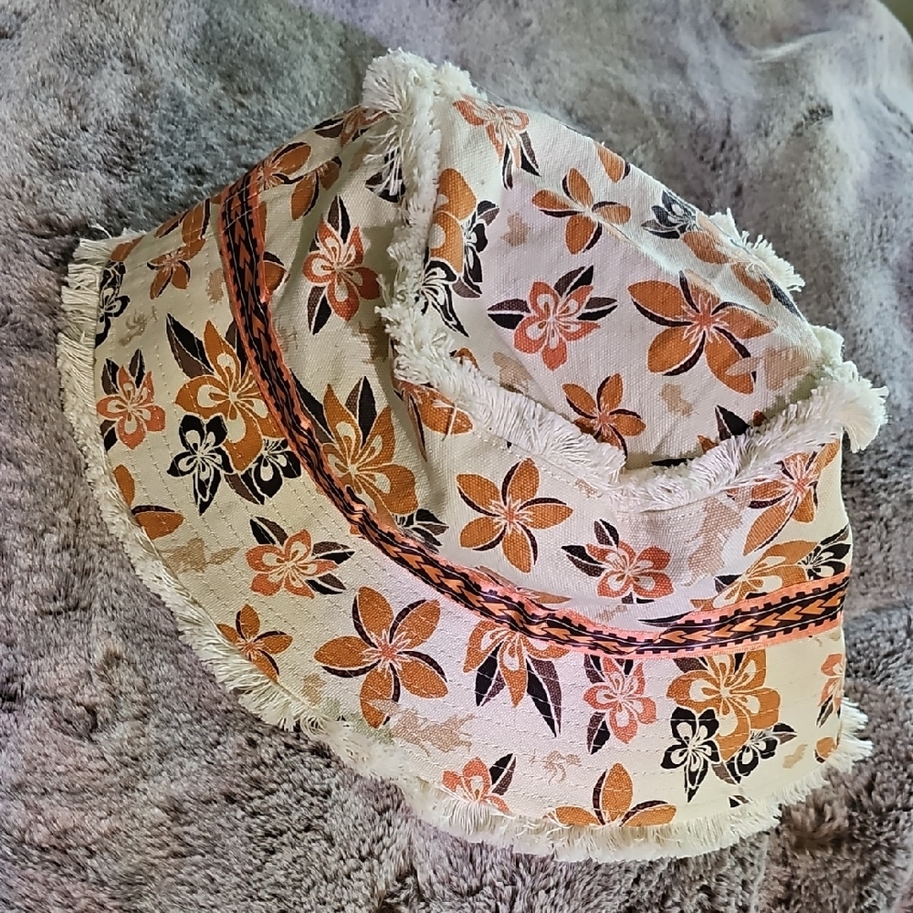 Disney's Moana Floral Bucket Hat - Orange and Black